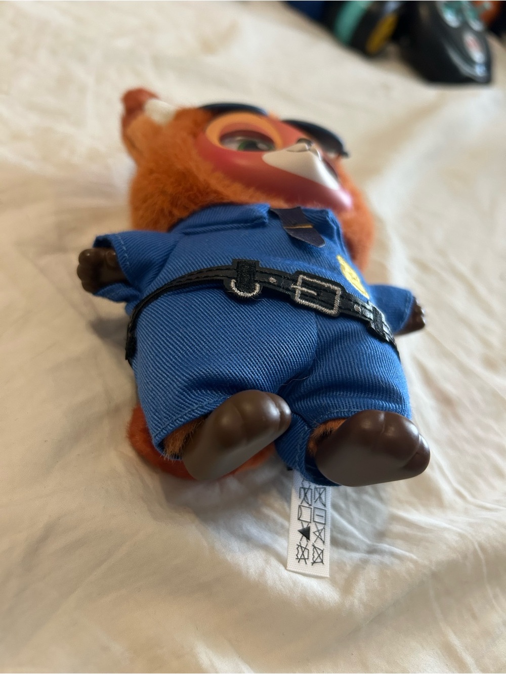 MINISO Zootopia Nick Wilde Plush Police Officer - Picture 4 of 6
